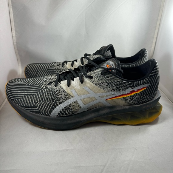 ASICS Novablast Pixel Noise Running Shoes - Men's size 12 - Picture 6 of 13